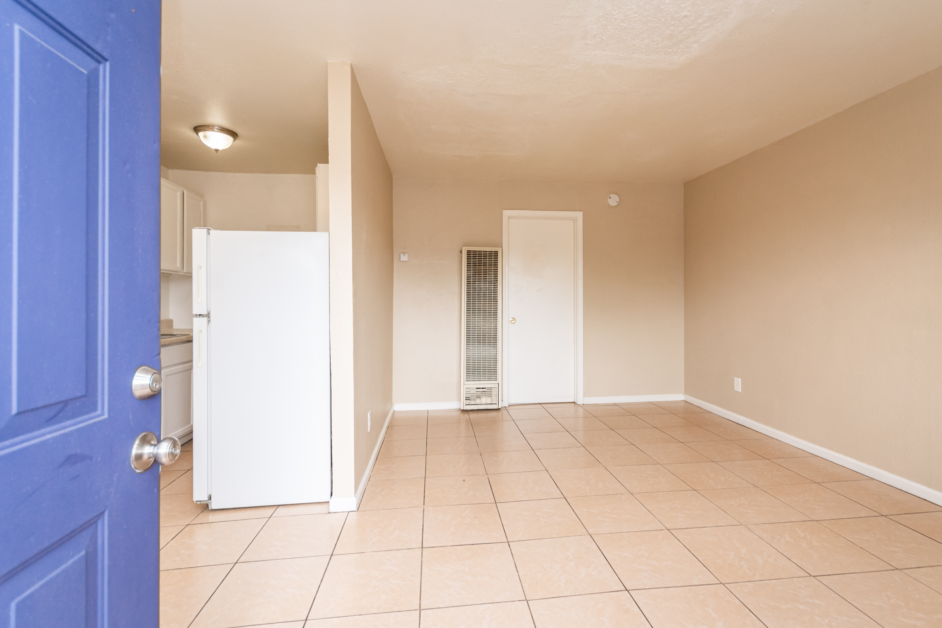 2562 Traction ave 6